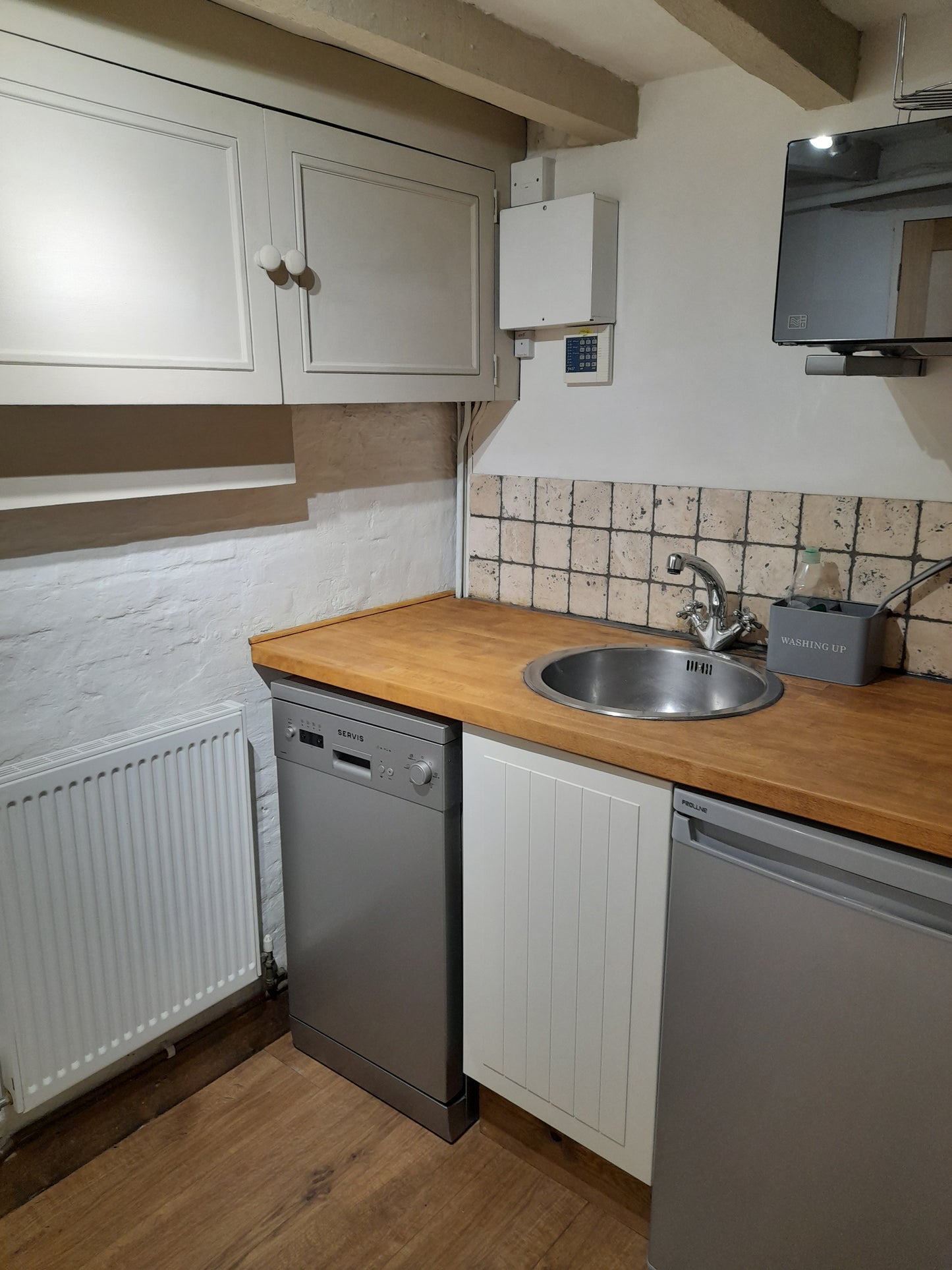 The Milkhouse (sleeps 2-4) **2 adults & 2 children under 12yrs**