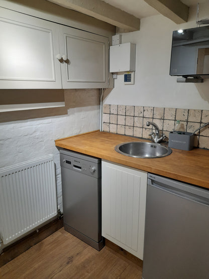 The Milkhouse (sleeps 2-4) **2 adults & 2 children under 12yrs**