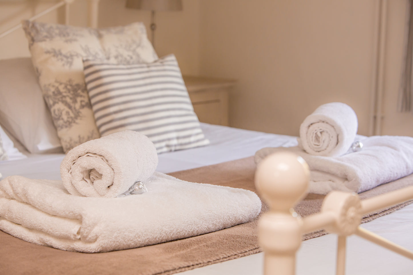 The Milkhouse (sleeps 2-4) **2 adults & 2 children under 12yrs**
