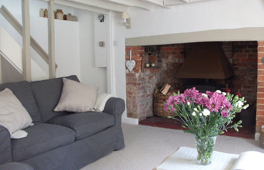 The Milkhouse (sleeps 2-4) **2 adults & 2 children under 12yrs**